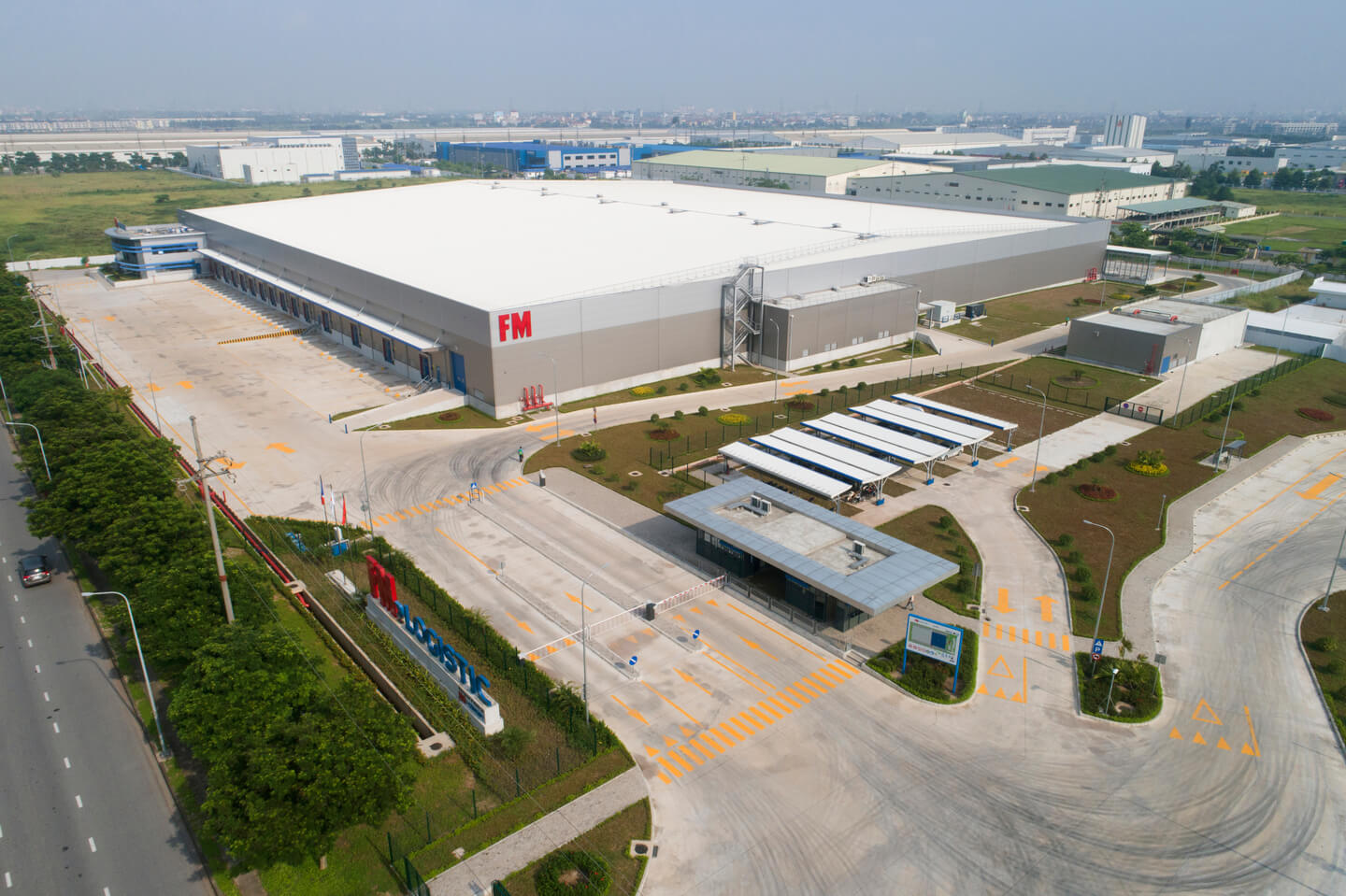 Trung tâm kho vận FM Logistic